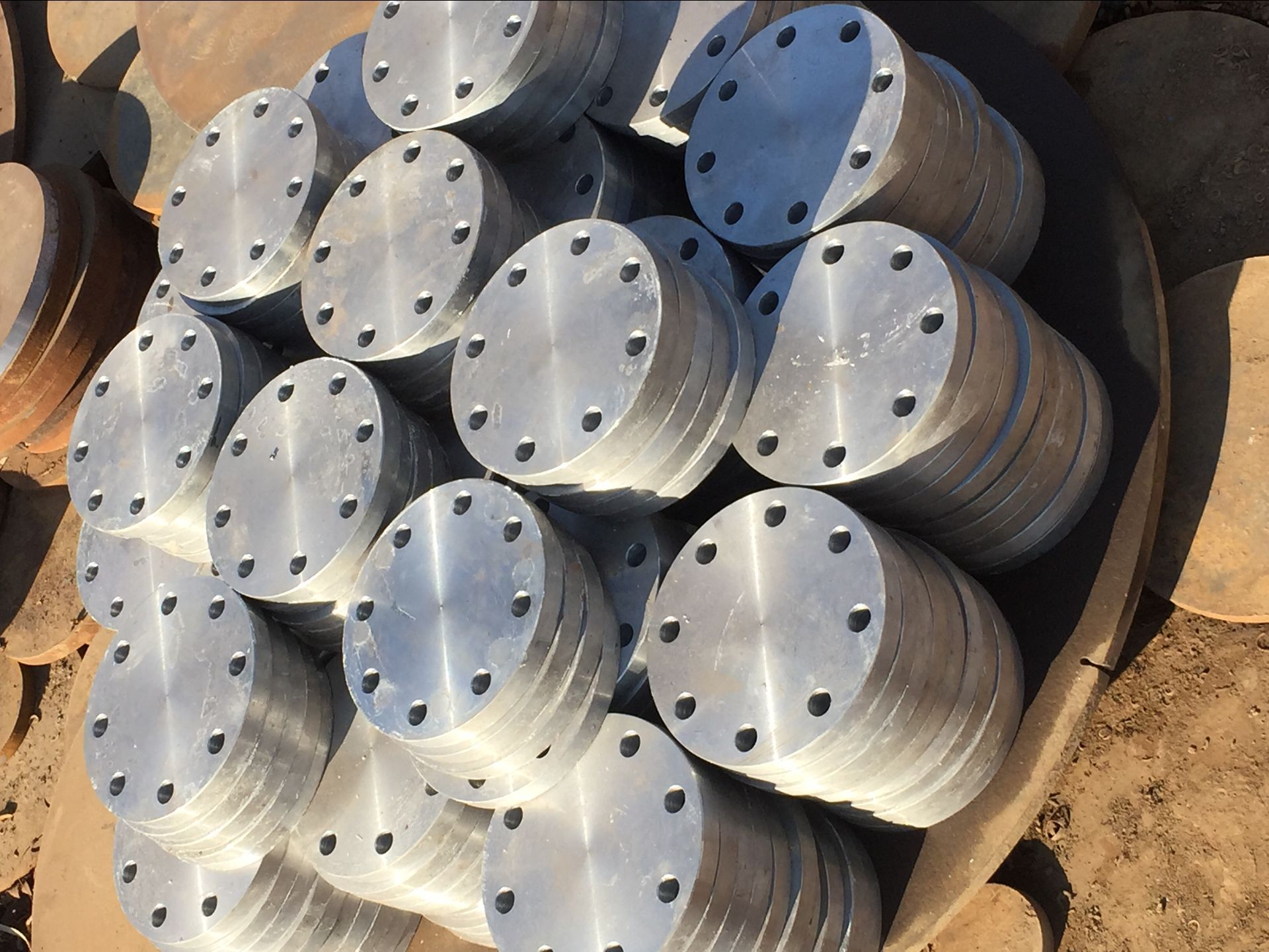 盲板、法蘭蓋、盲法蘭是不是一種產(chǎn)品