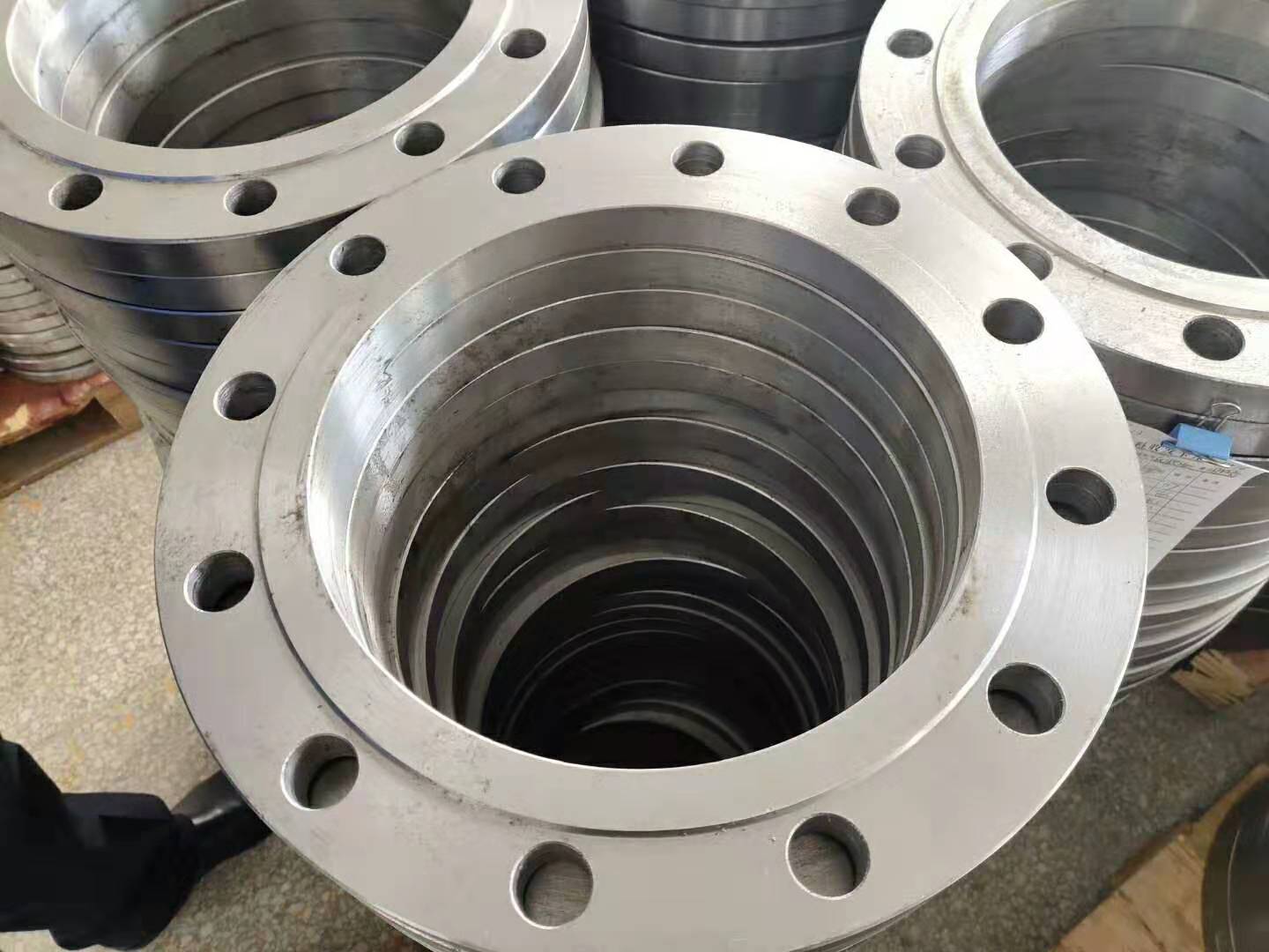 對焊法蘭正確的安裝順序: